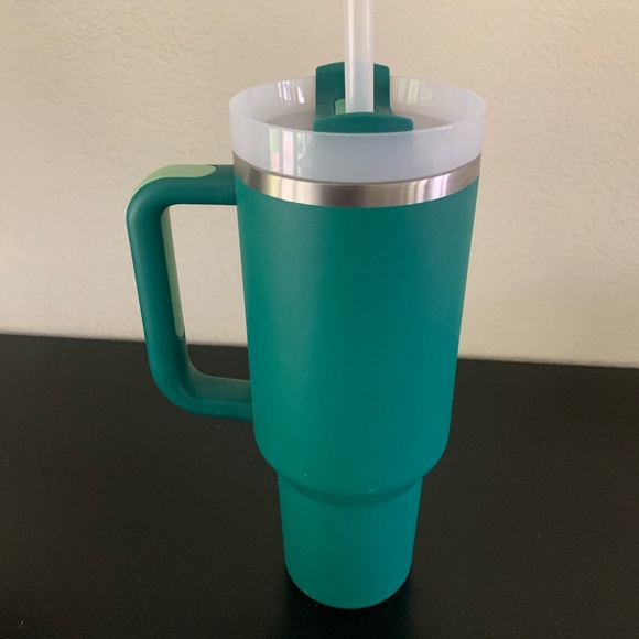 Stanley The Quencher 40 oz H2.0 FlowState Tumbler Alpine Green Hot/Cold w/ Straw - Picture 8 of 13